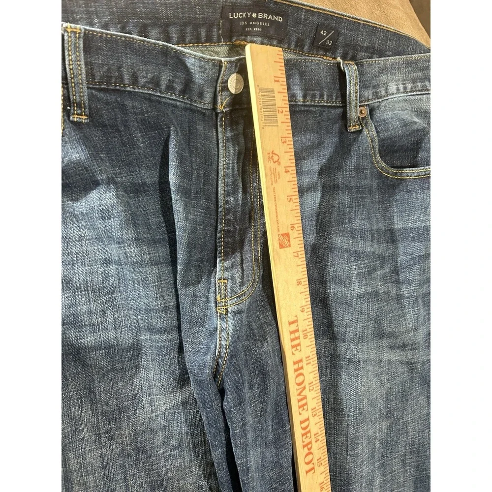 Lucky Brand Men's 181 Relaxed Fit Straight Jeans Size 42x32 Medium Wash Blue